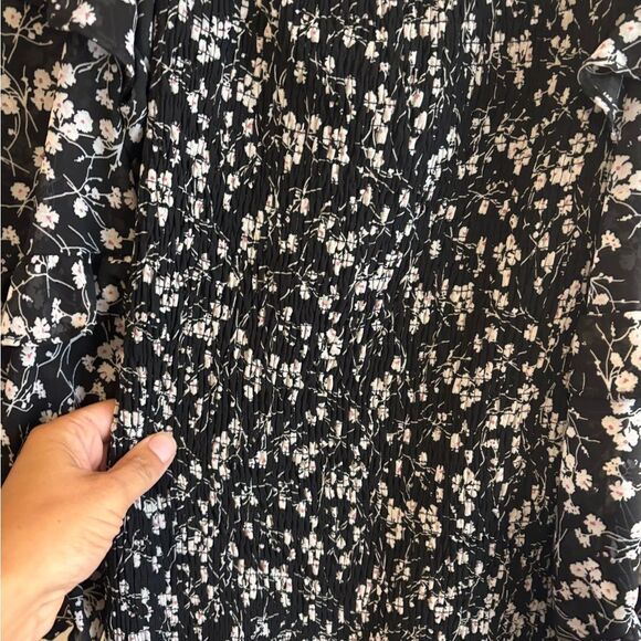 Petal & Pup midi Ruched floral dress with bell sleeves - Picture 7 of 13